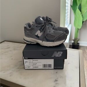 New Balance Gray Sneakers Suede Mesh Athletic